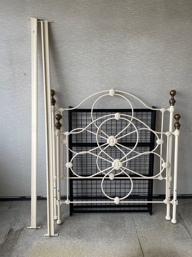 ローラアシュレイ　ベッドフレーム　オフホワイト