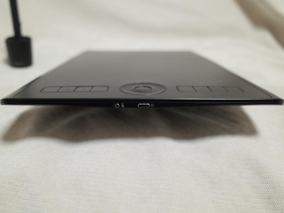 Wacom IntuosPro Medium (PTH-660) ペンタブレット