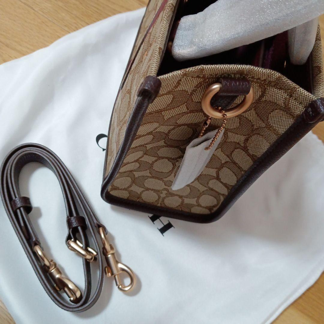 専用新品☆COACH ショルダーバッグ　デンプシー トート 22 シグネチャー