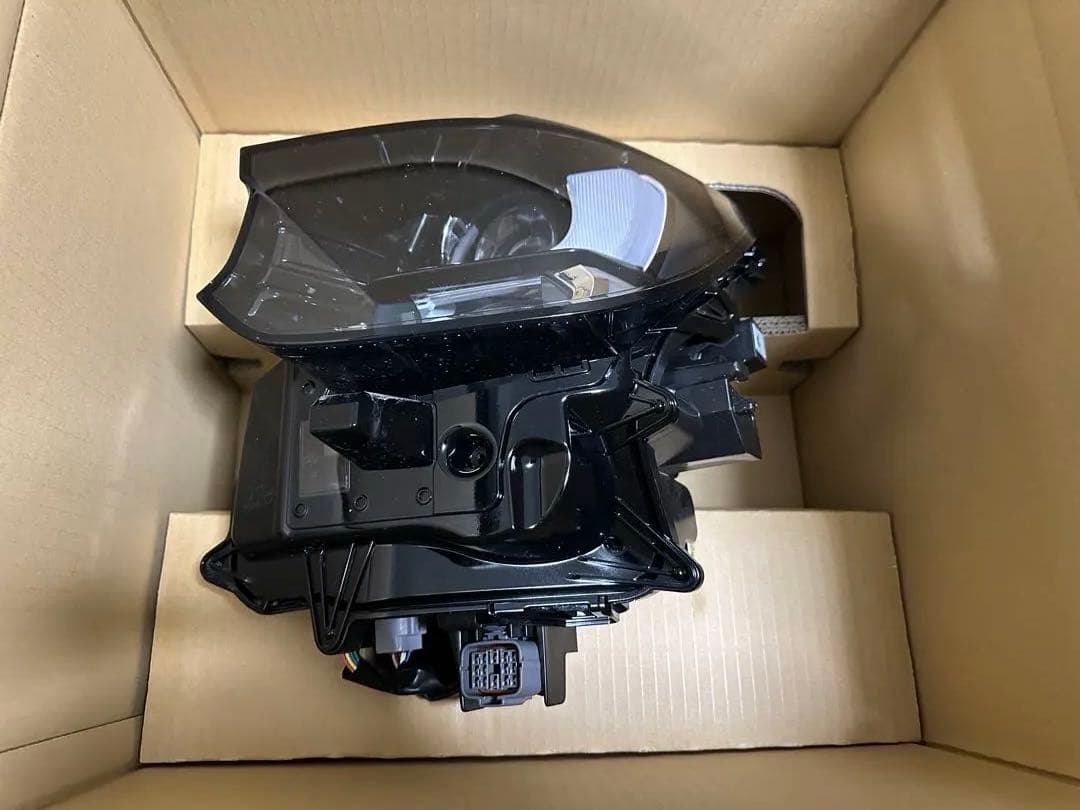 マツダ　CX-60 KH 左ヘッドライト