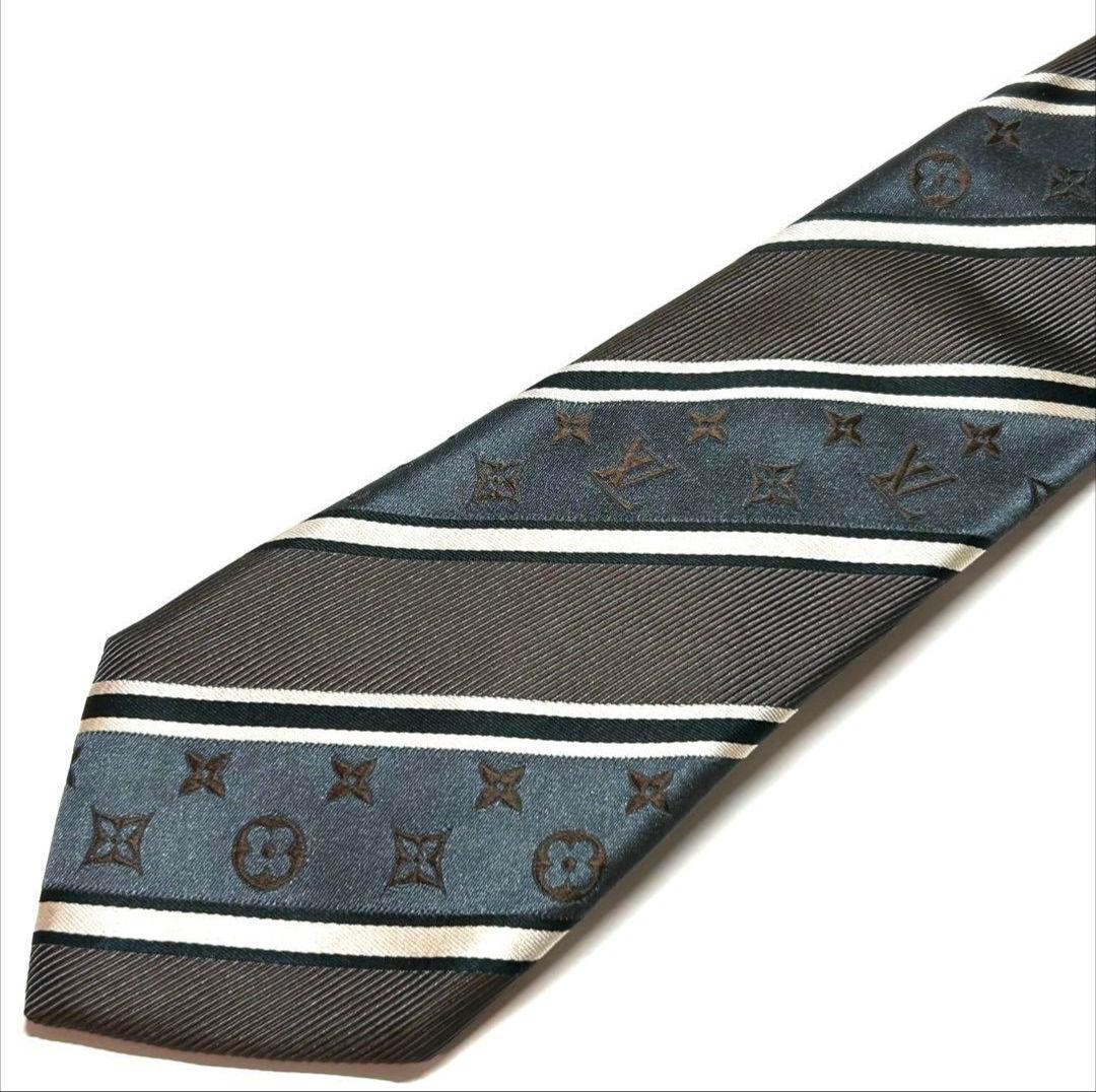 美品ルイヴィトン ネクタイ モノグラム ジャガード レジメンタル 箱付き　シルク