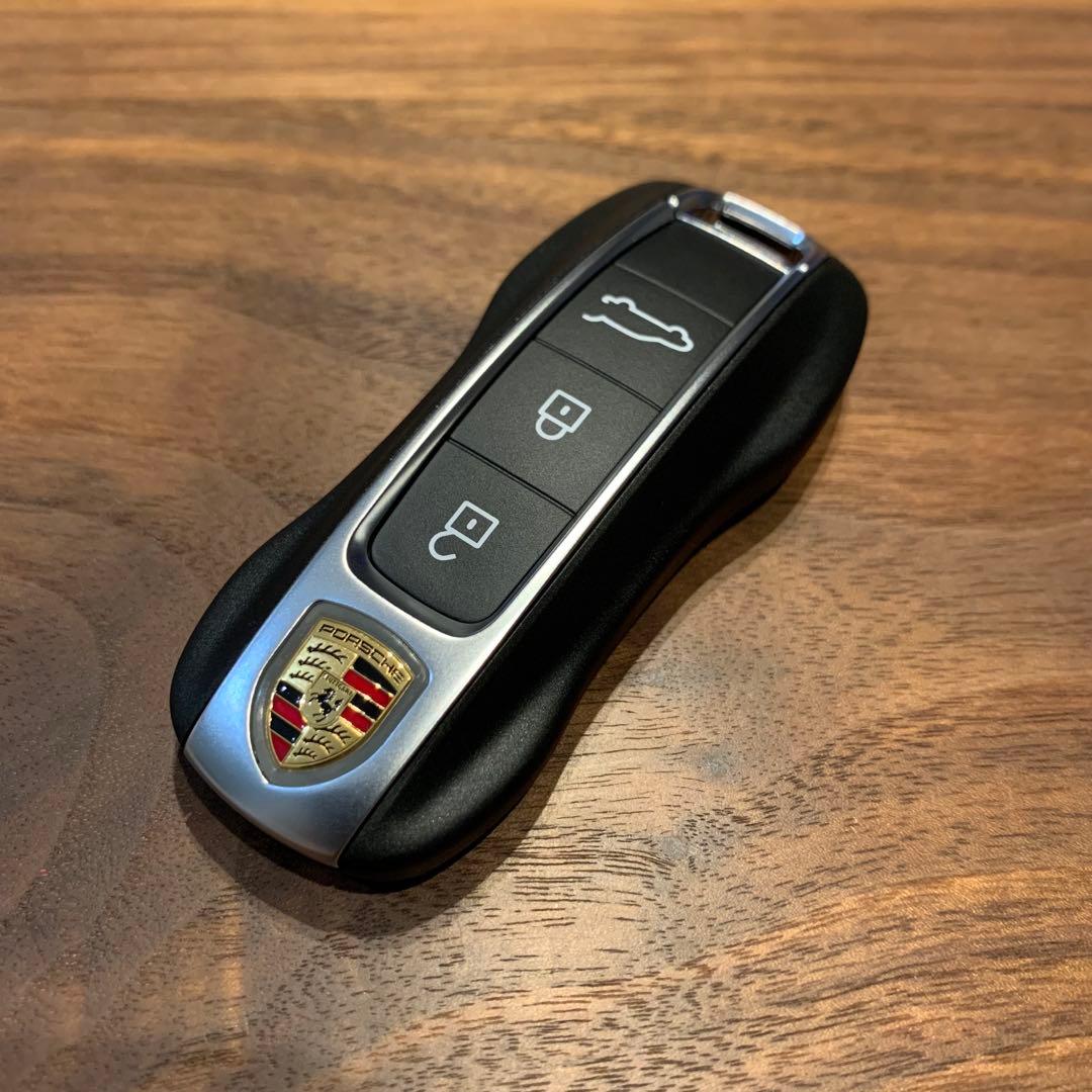 日曜限定値下‼️超美品‼️新型ポルシェ 2025年リモコンキー