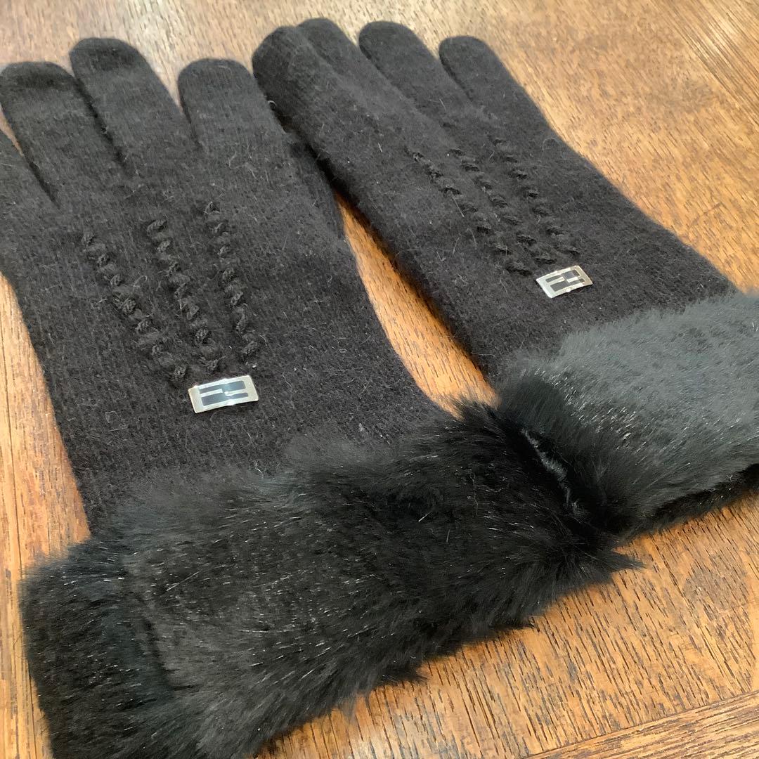 ✨未使用✨FENDI フェンディ　ニットグローブ　手袋