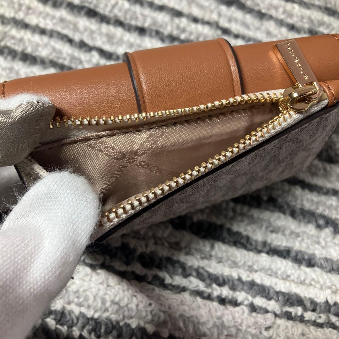 【新品】マイケルコース MKサークルロゴ マルチキーケース 6連 ホワイト