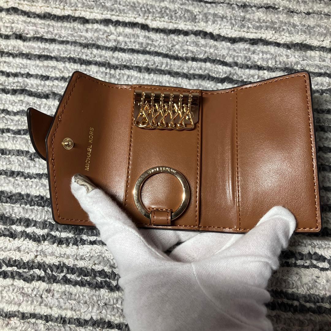 【新品】マイケルコース MKサークルロゴ マルチキーケース 6連 ホワイト