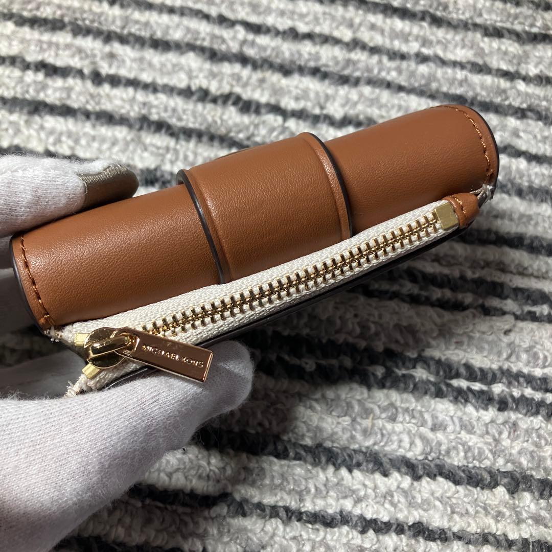 【新品】マイケルコース MKサークルロゴ マルチキーケース 6連 ホワイト