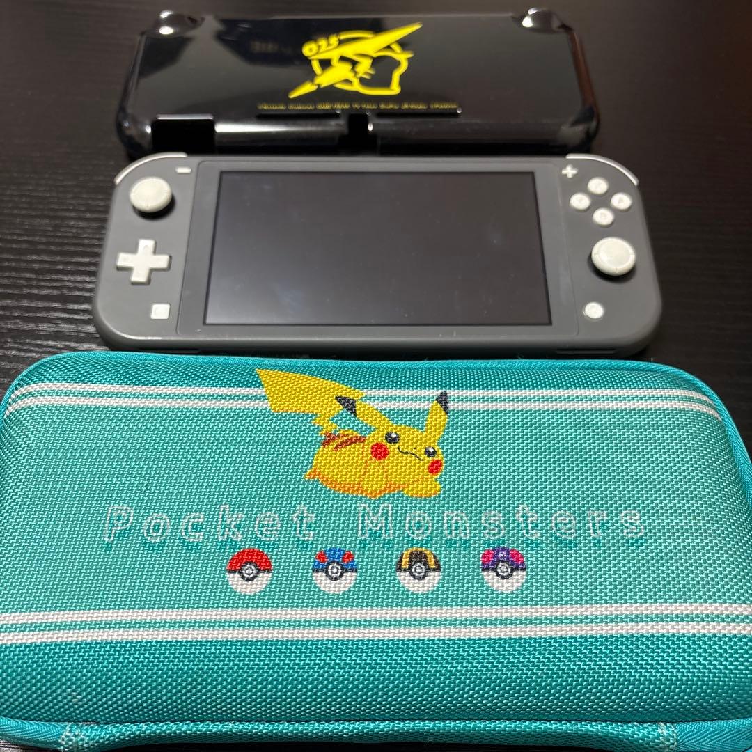 Nintendo Switch Lite とポケットモンスターカバー