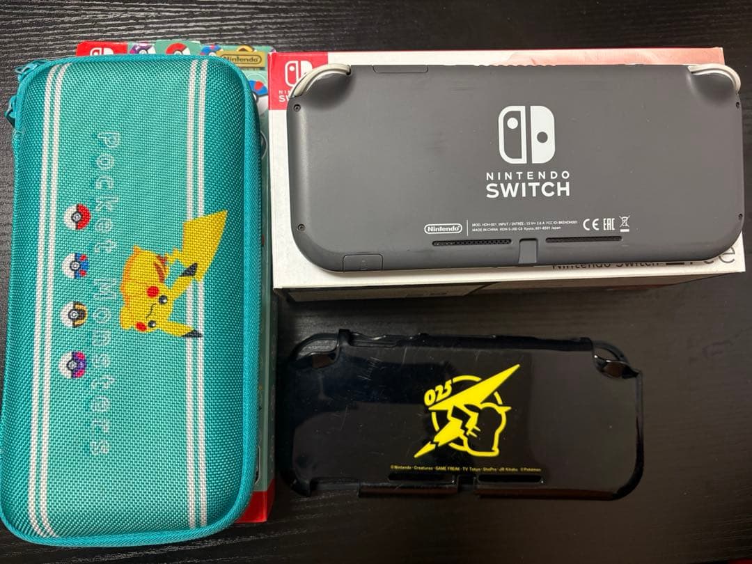 Nintendo Switch Lite とポケットモンスターカバー