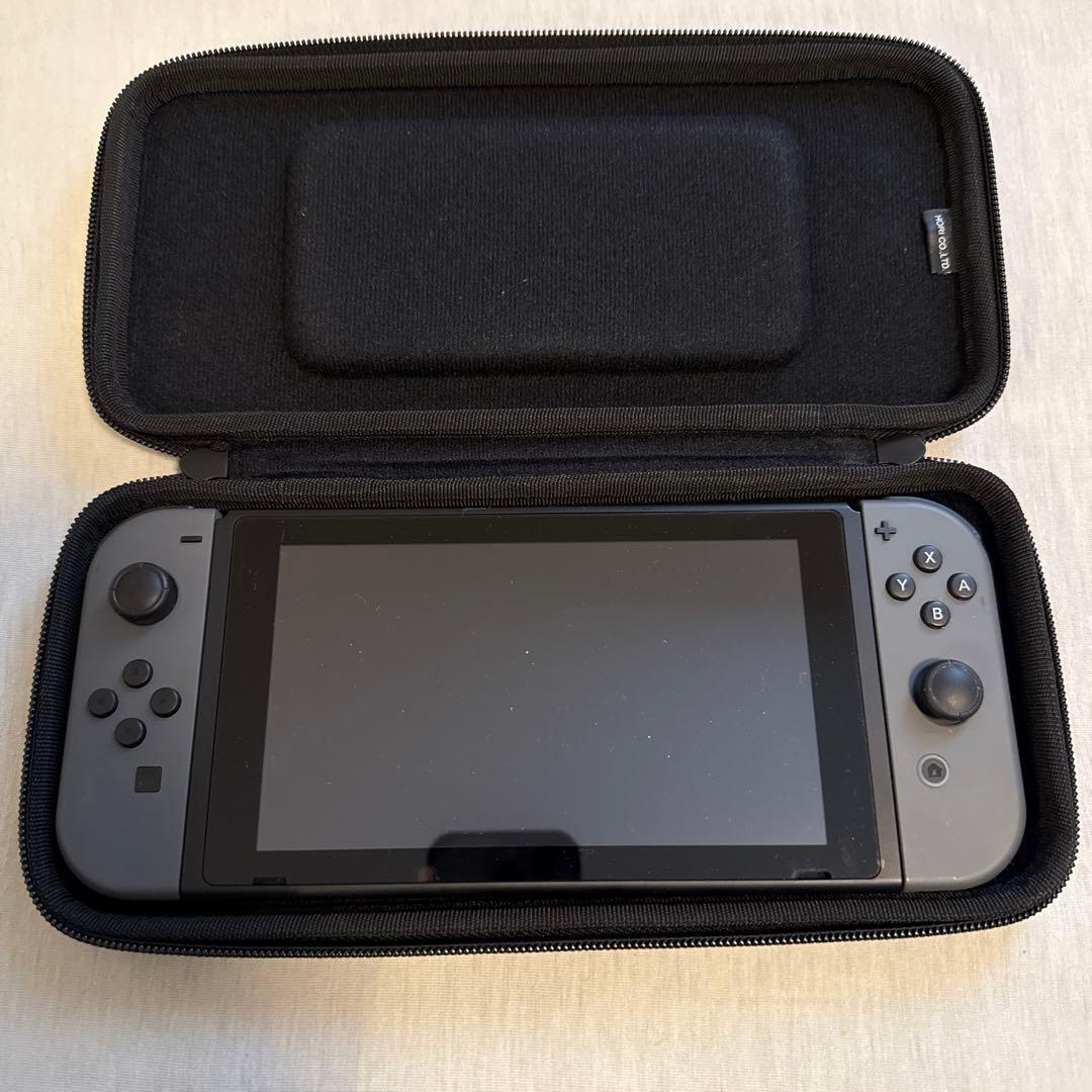 Nintendo Switch 本体と付属品セット（純正品ケース付き）