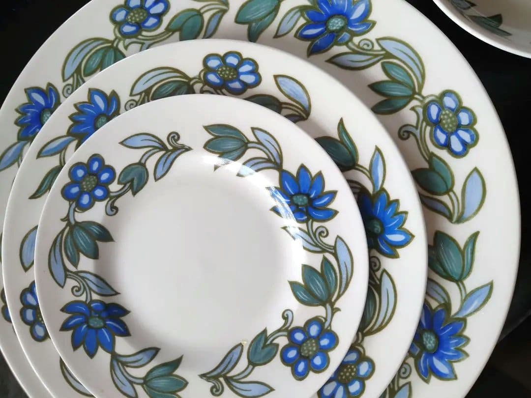 スージークーパー アートヌーボーブループレート 4枚