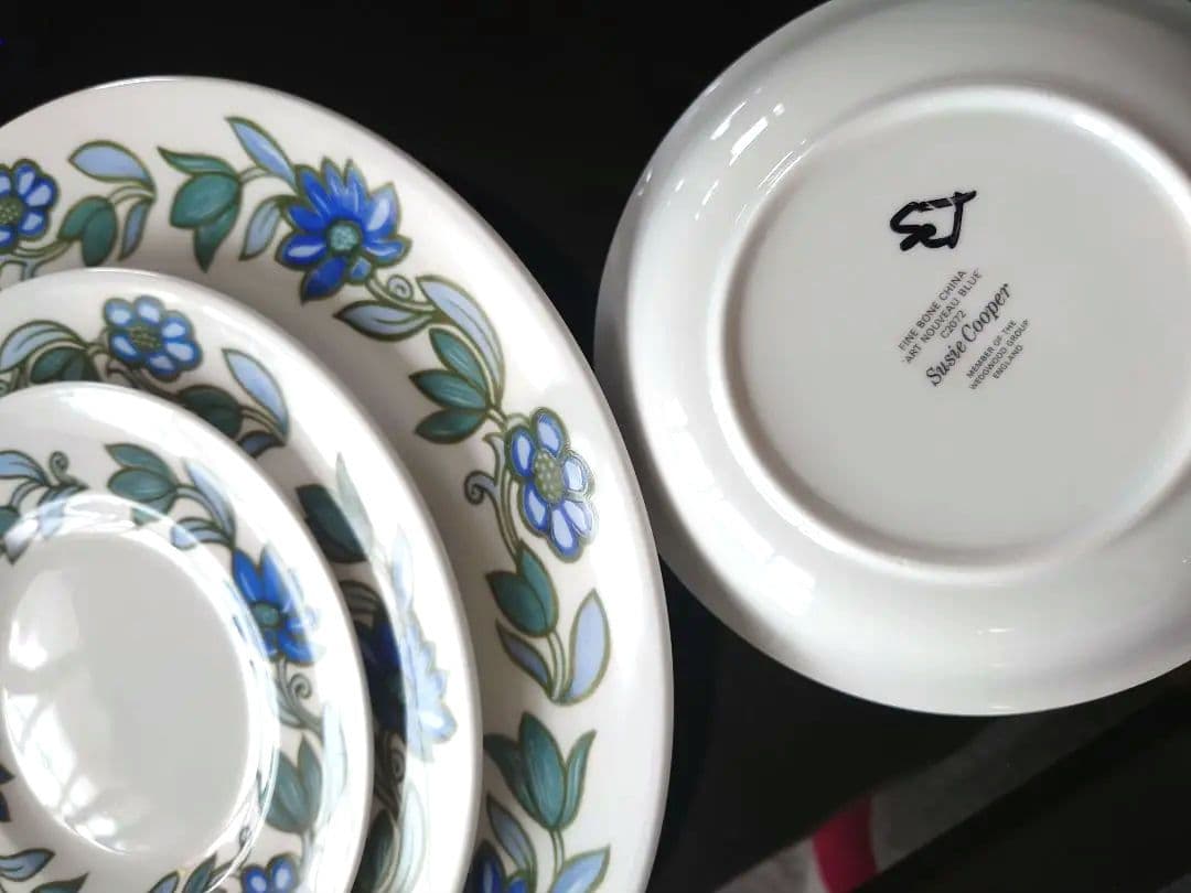 スージークーパー アートヌーボーブループレート 4枚