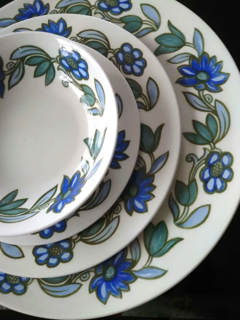 スージークーパー アートヌーボーブループレート 4枚