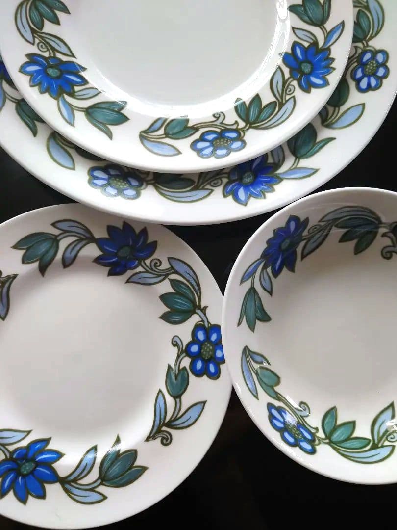 スージークーパー アートヌーボーブループレート 4枚