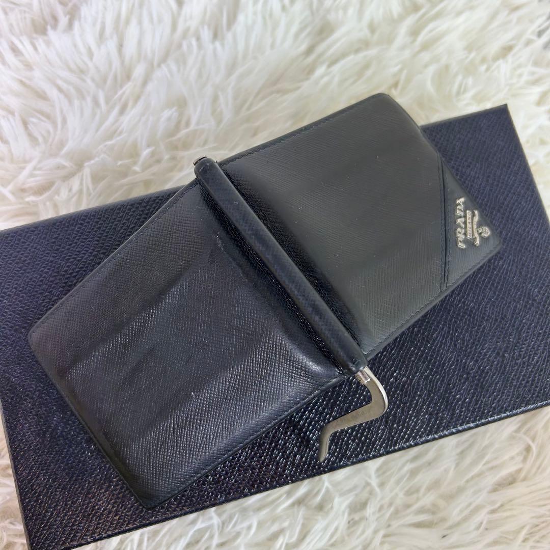 PRADA 二つ折り マネークリップ サフィアーノレザー 黒