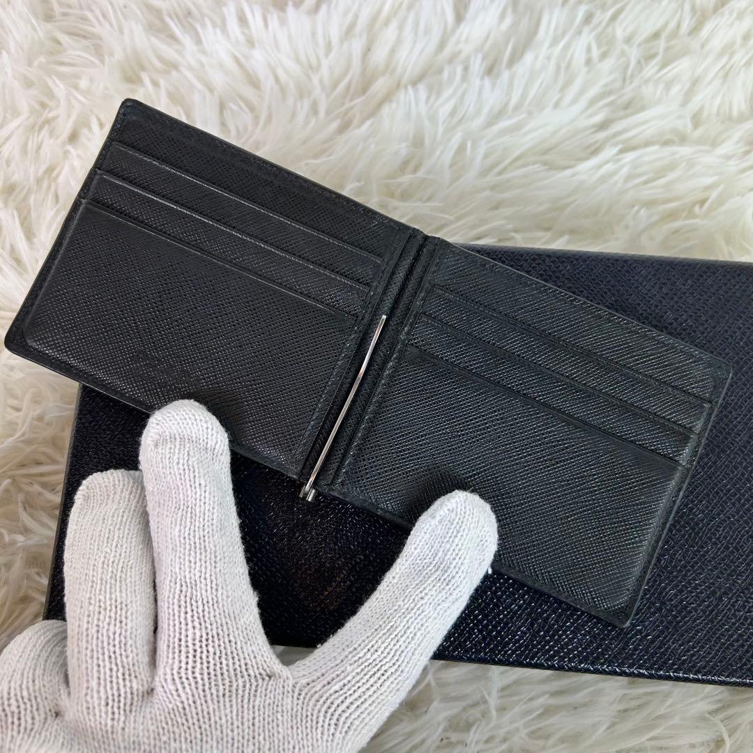 PRADA 二つ折り マネークリップ サフィアーノレザー 黒