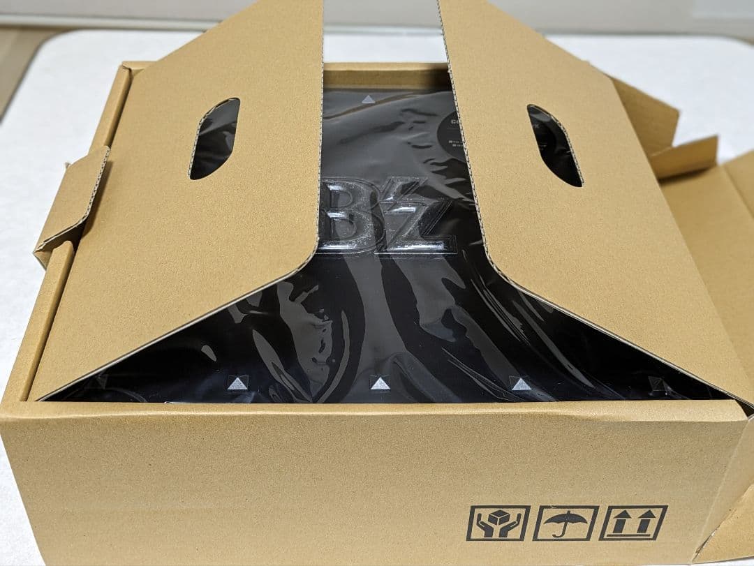 邦楽 B'z COMPLETE SINGLE BOX (Black Edition)