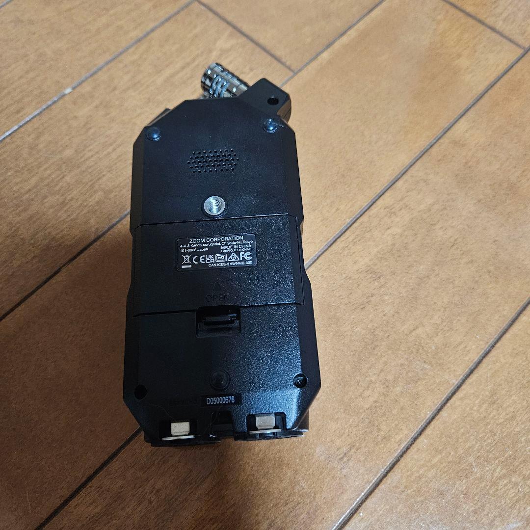 Zoom H4essential ハンディレコーダー