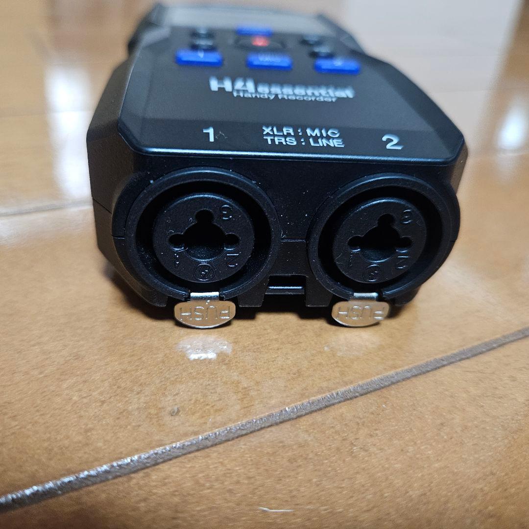 Zoom H4essential ハンディレコーダー