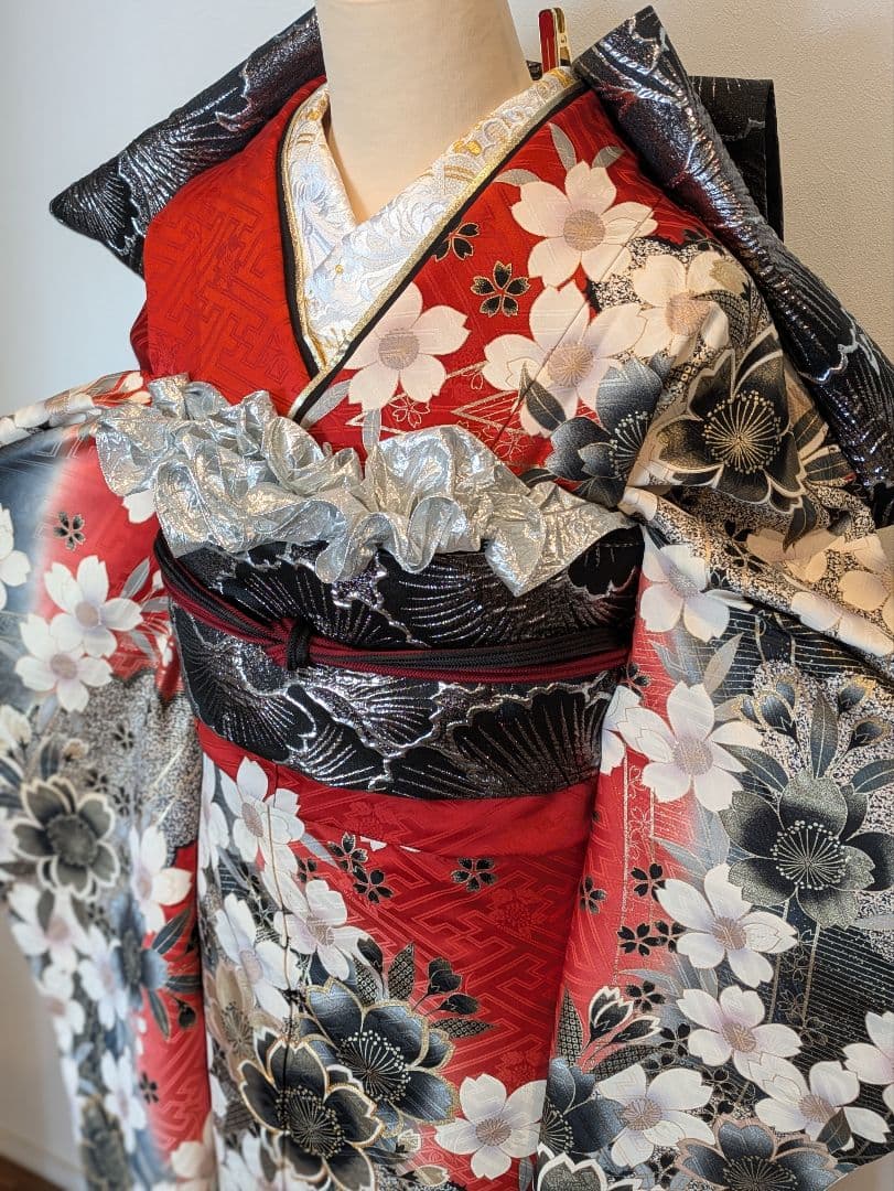 振袖フルセット 身丈162裄65.5 豪華振袖 金彩 赤 黒 逸品 成人式
