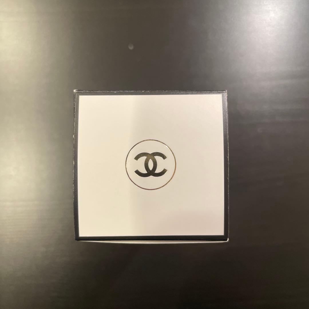 シャネル N°19オードゥ トワレット（ヴァポリザター）