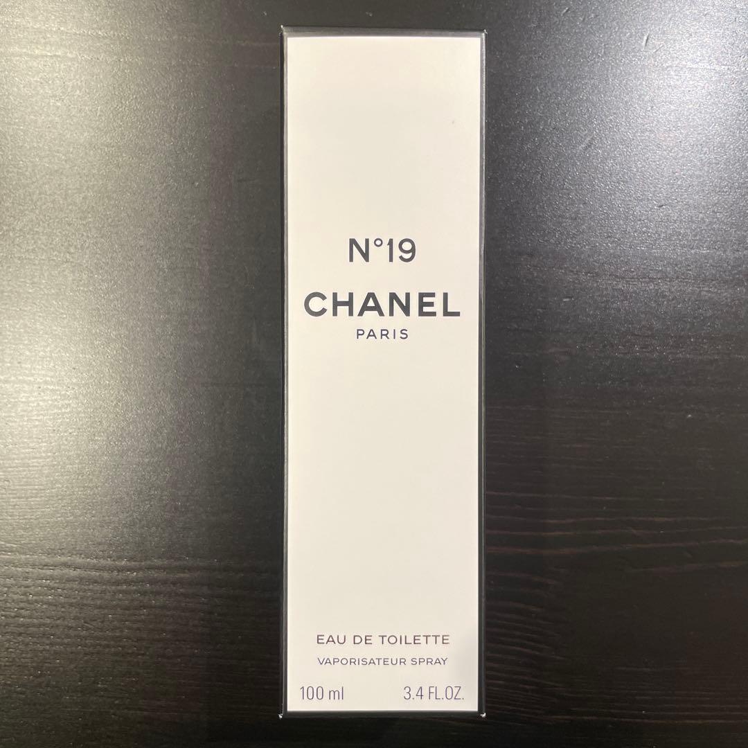 シャネル N°19オードゥ トワレット（ヴァポリザター）
