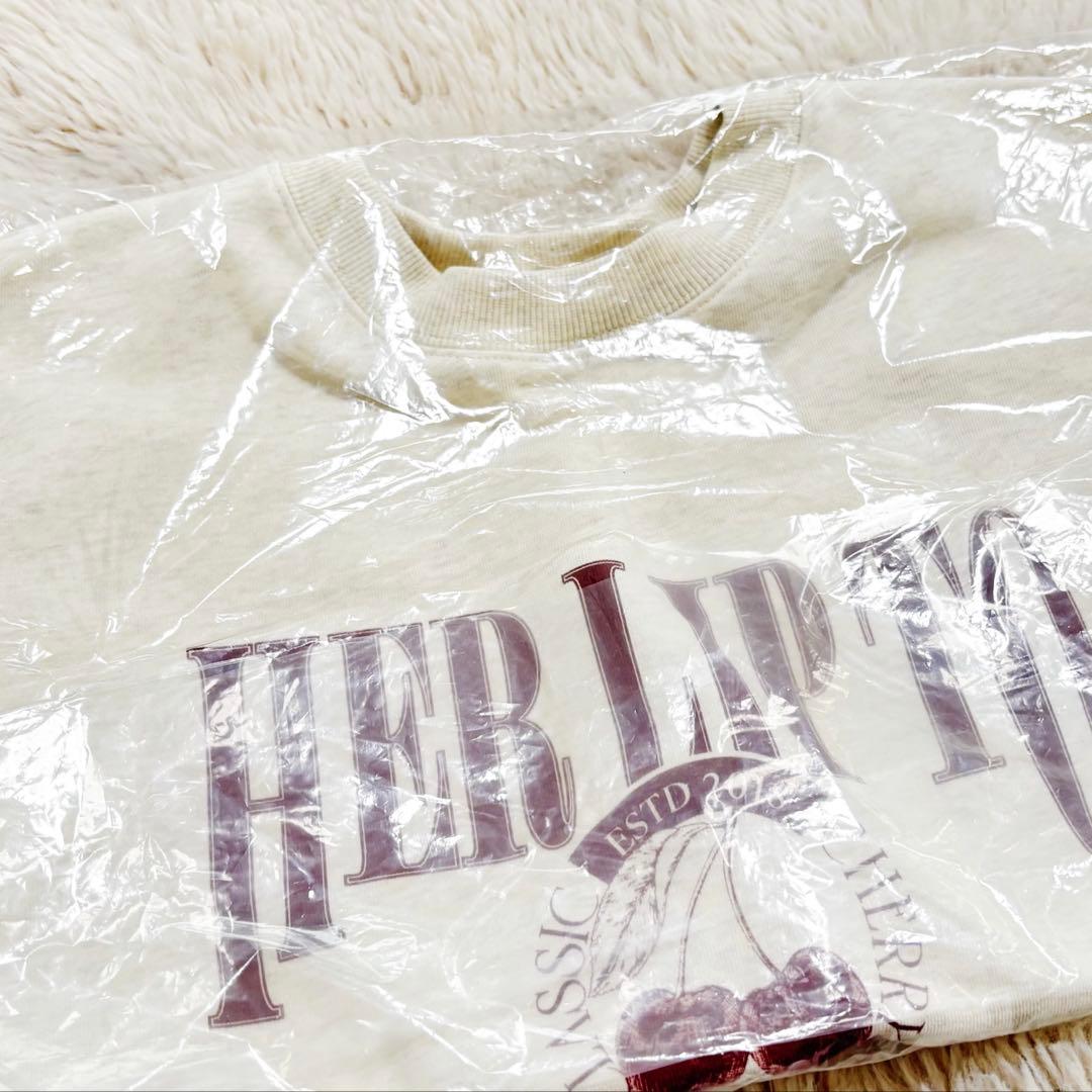 新品未使用herlipto Classic Cherry Sweatshirt