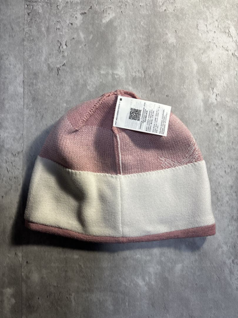 ARC'TERYX BIRD ヘッドトーク　ビーニー帽子　ピンク