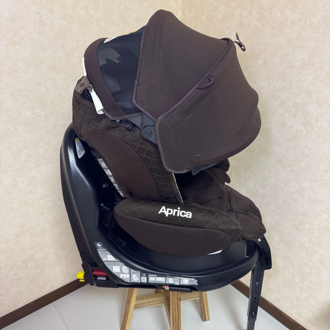 アップリカ フラディアグロウ ISOFIX ブラウン　チャイルドシート