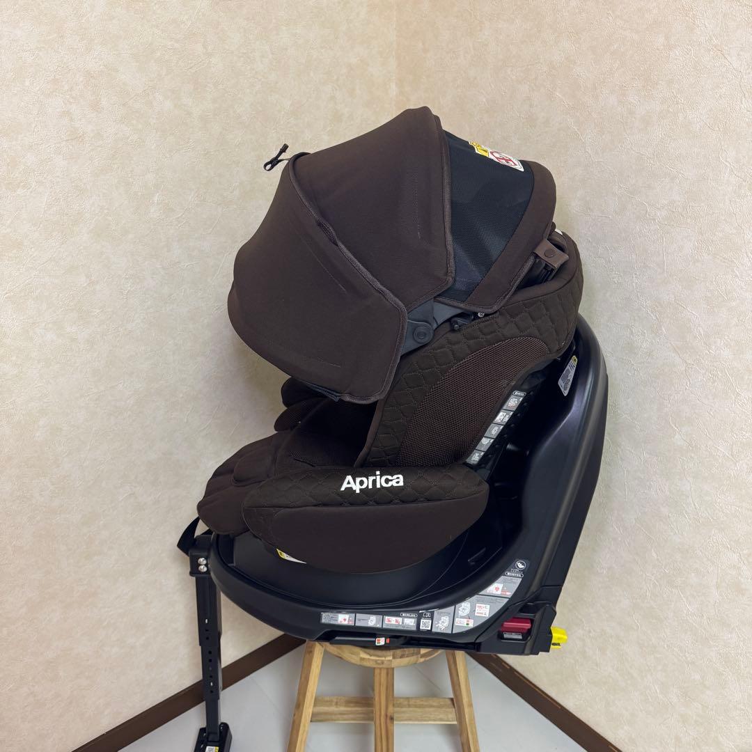 アップリカ フラディアグロウ ISOFIX ブラウン　チャイルドシート