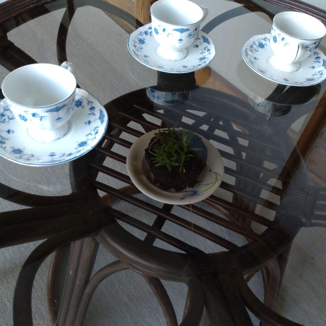 ラタンテーブル　ガーデンテーブル　机 ガラステーブル