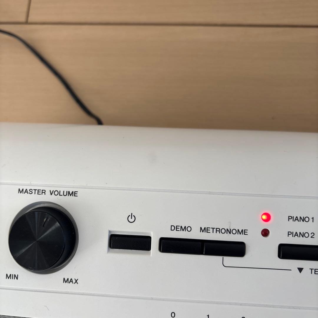 ヤマハ 電子キーボード 22年製　NP-12WH ヘッドホン付