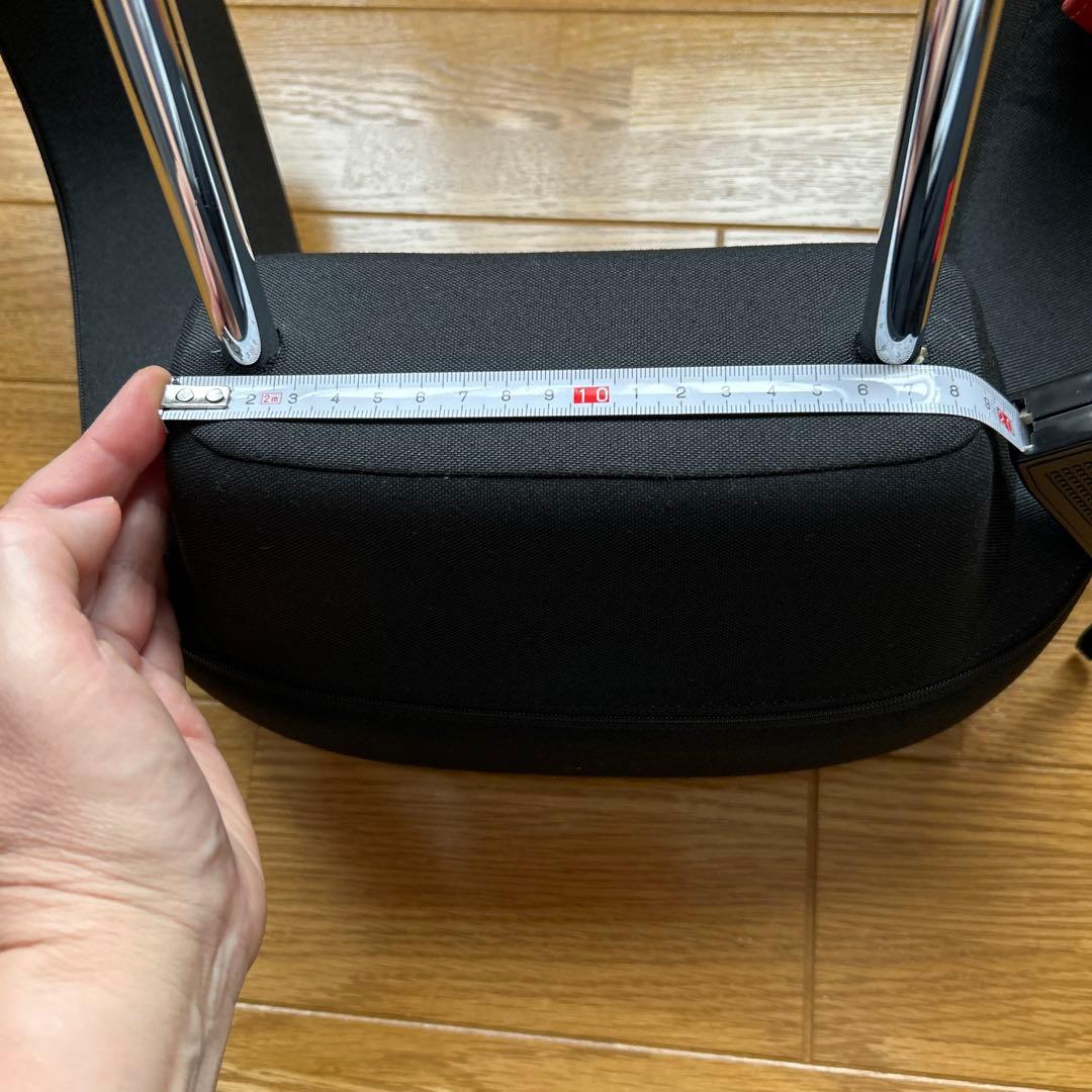 ゴルフトゥーラン　インテグレーテッドチャイルドシートヘッドレスト