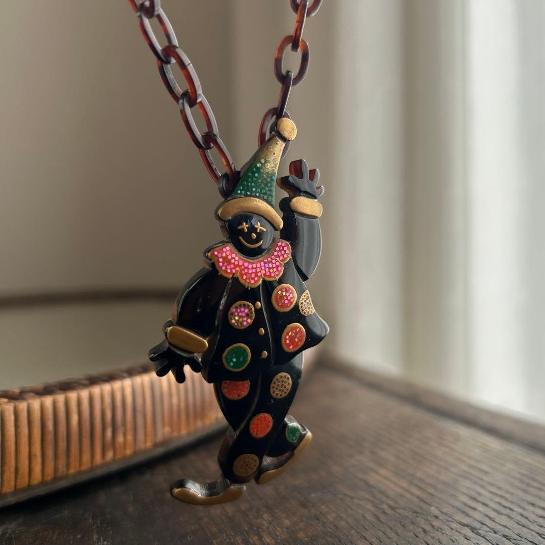 一徳作　天然鼈甲　足が動くピエロのネックレス