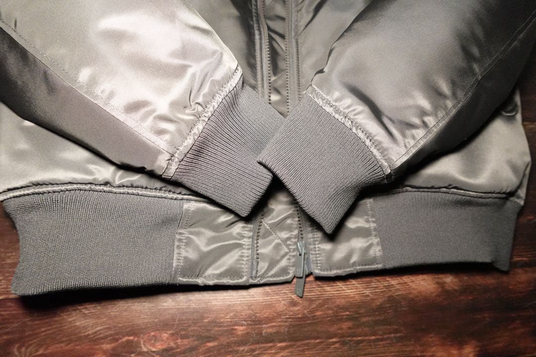 2021年製 ユニクロ ＋J ハイブリッドダウンオーバーサイズMA-1 Lサイズ