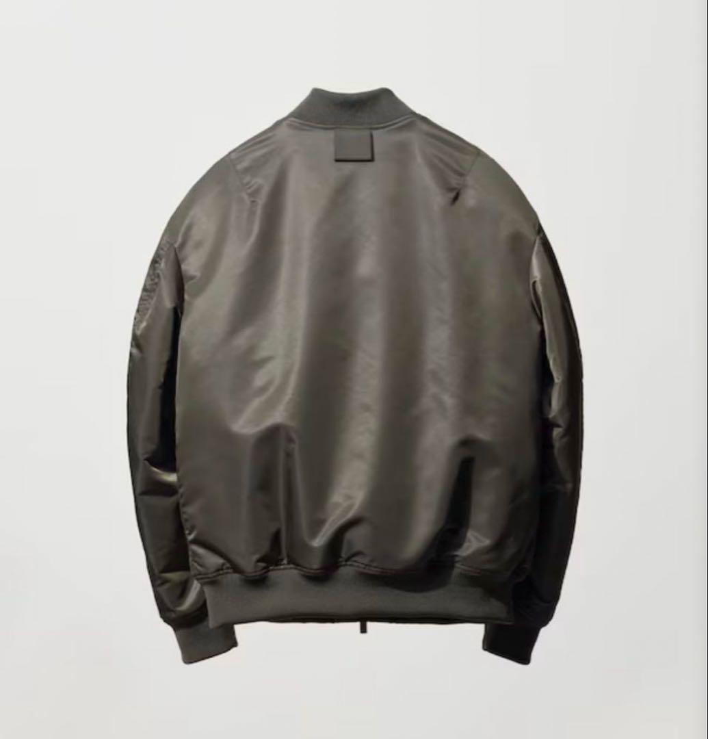 ユニクロ　+J ハイブリッドダウンオーバーサイズMA－1