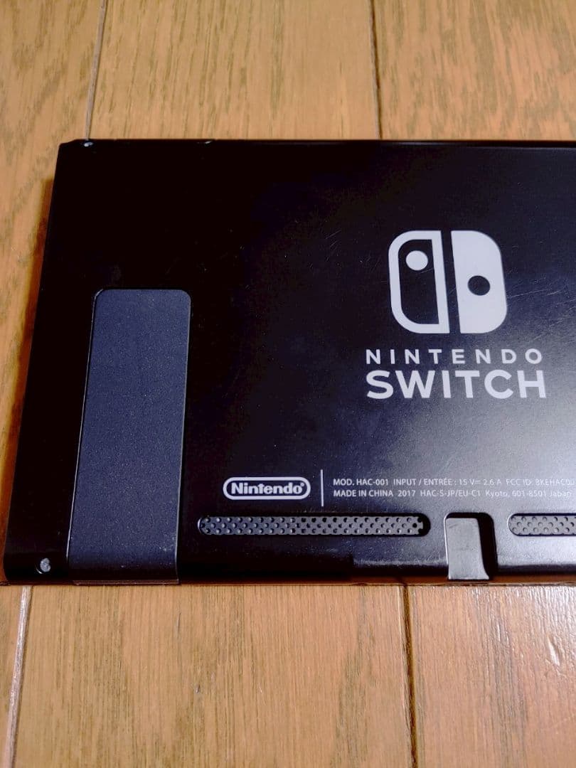 ニンテンドースイッチ本体　電源ケーブル　HDMIケーブル付属