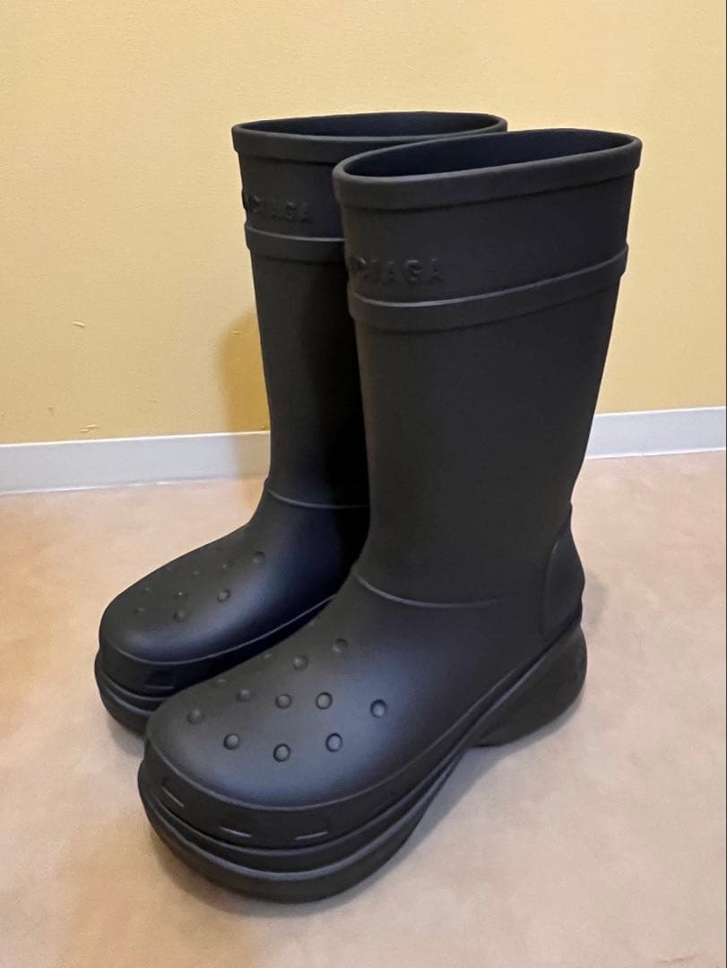 【ダルさん　値段交渉可能！ 】BALENCIAGA 45