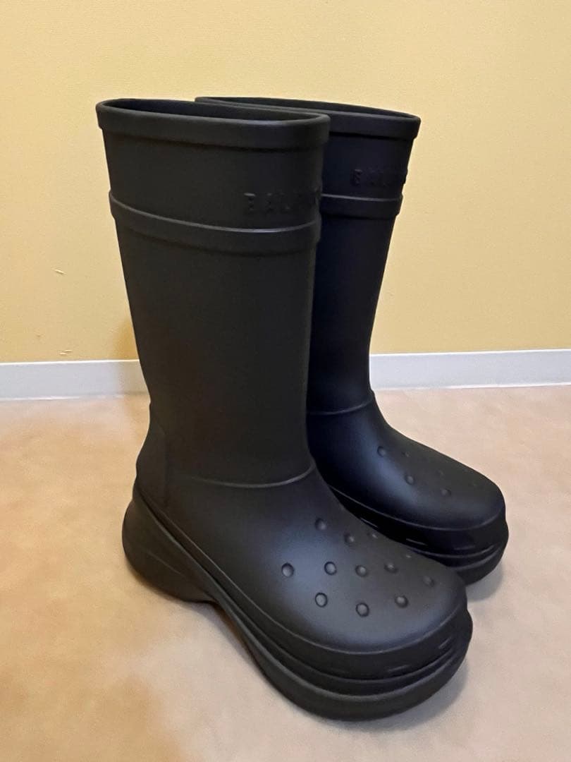 【ダルさん　値段交渉可能！ 】BALENCIAGA 45