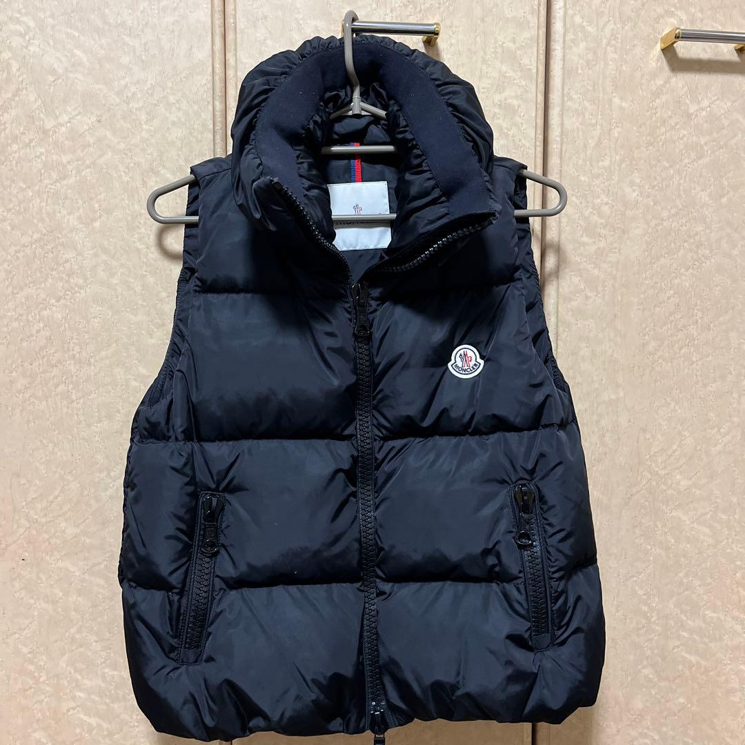 MONCLER ダウンベスト 黒