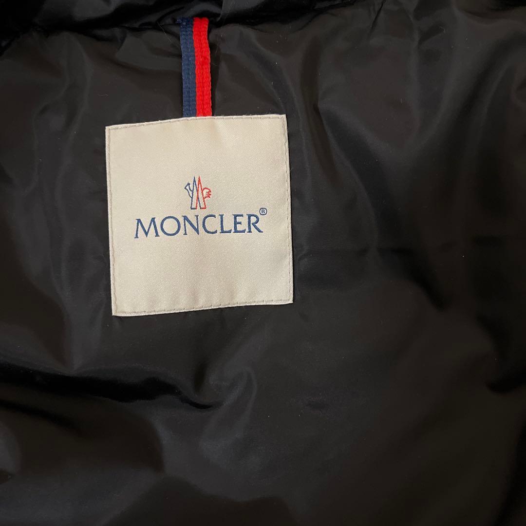 MONCLER ダウンベスト 黒