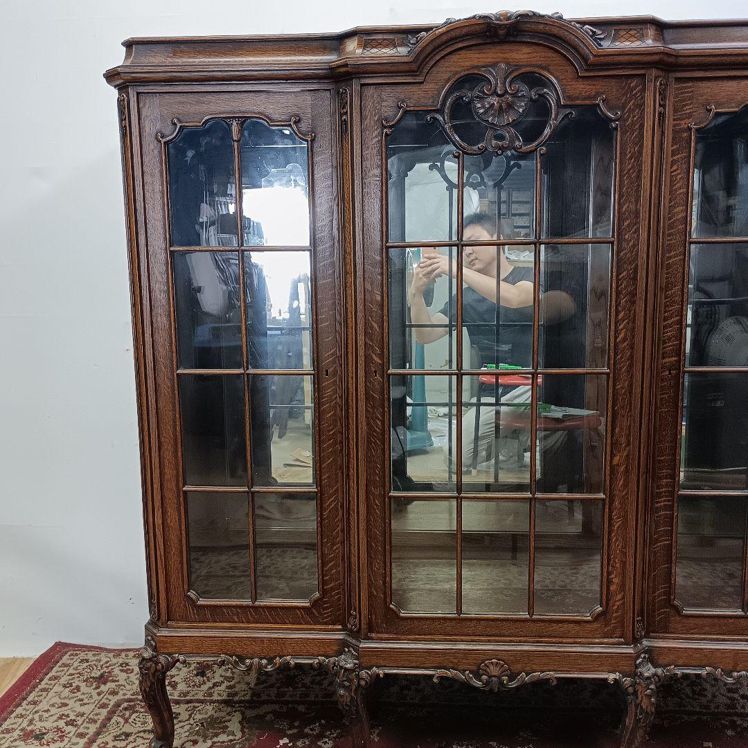 キャビネット　アンティーク　猫脚　ガラス付き　外国製