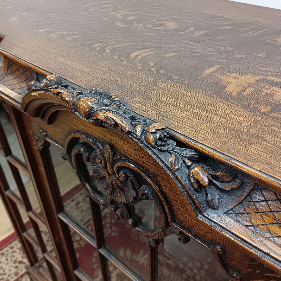 キャビネット　アンティーク　猫脚　ガラス付き　外国製