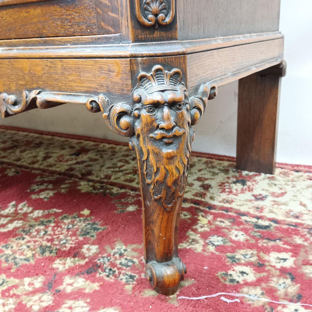 キャビネット　アンティーク　猫脚　ガラス付き　外国製