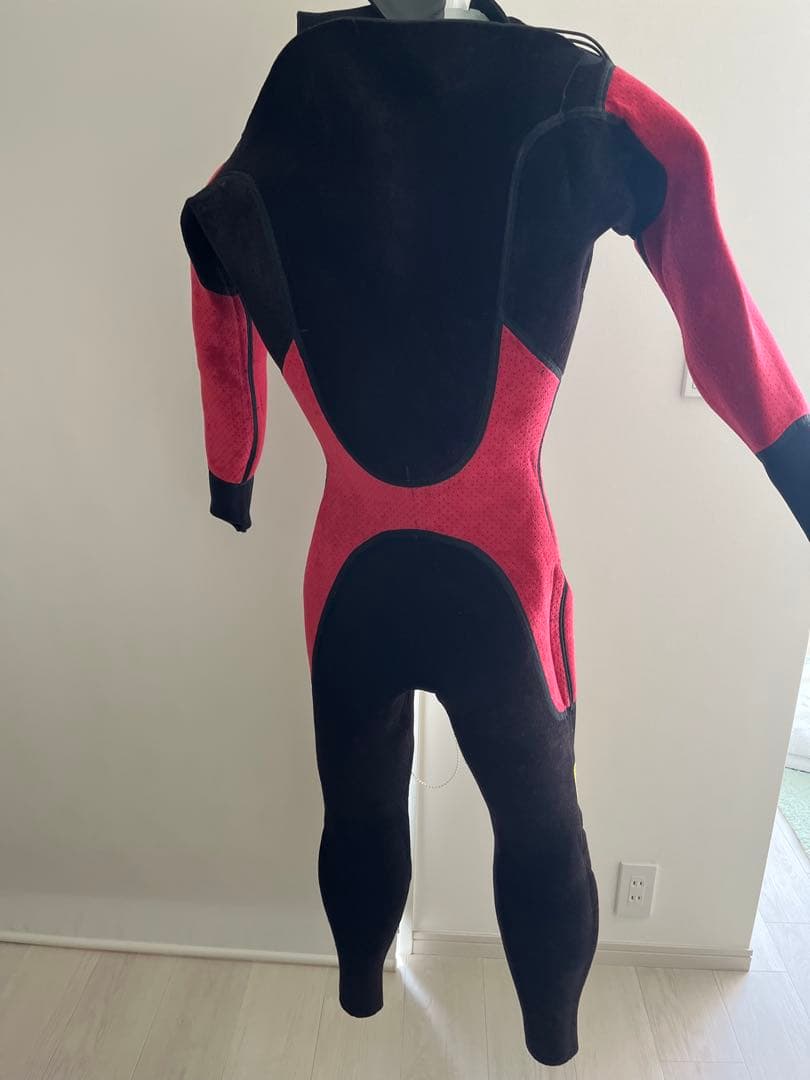 WAVEWARRIORS ブラック セミドライ 1回着用のみ　サーフィン　美品