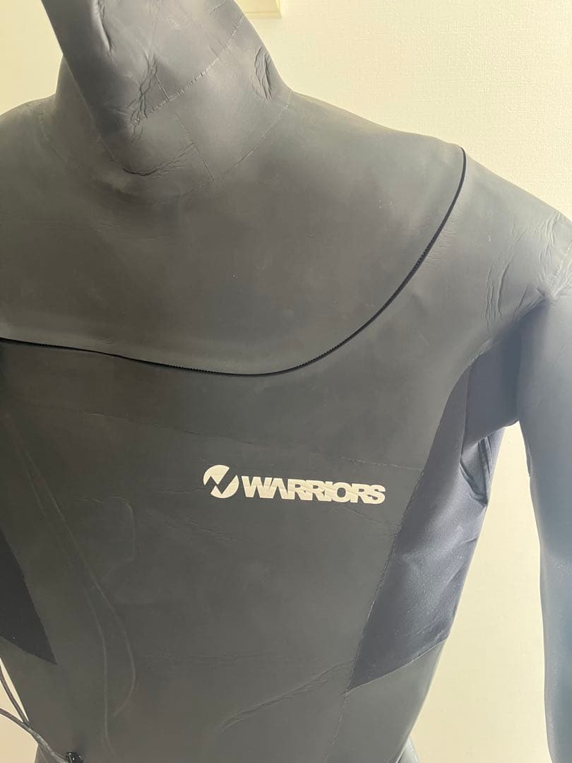 WAVEWARRIORS ブラック セミドライ 1回着用のみ　サーフィン　美品