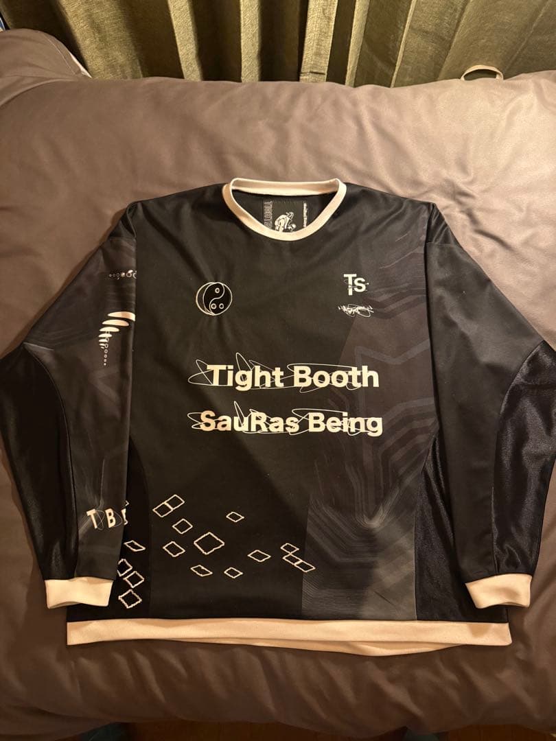 トップス TIGHTBOOTH SauRas Being SOCCER JERSEY