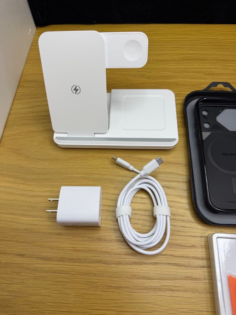 AULUMU A17 iPhone 17pro用ケース レンズカバー 充電器付き