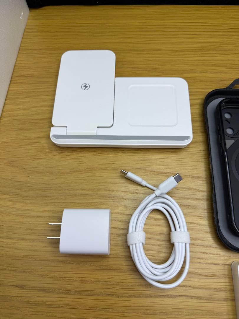 AULUMU A17 iPhone 17pro用ケース レンズカバー 充電器付き