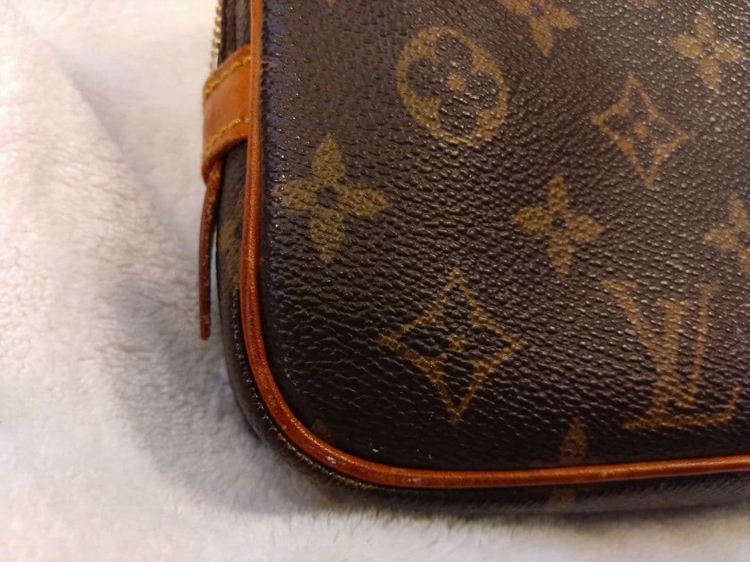 LOUIS VUITTON ポシェット