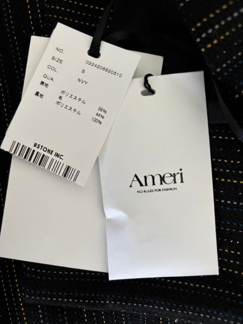 【タグ付新品】UND MANY MOTIF BUTTON VEST